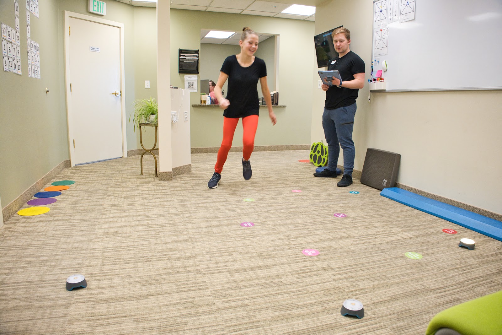 A patient doing exercises at Neural Effects.