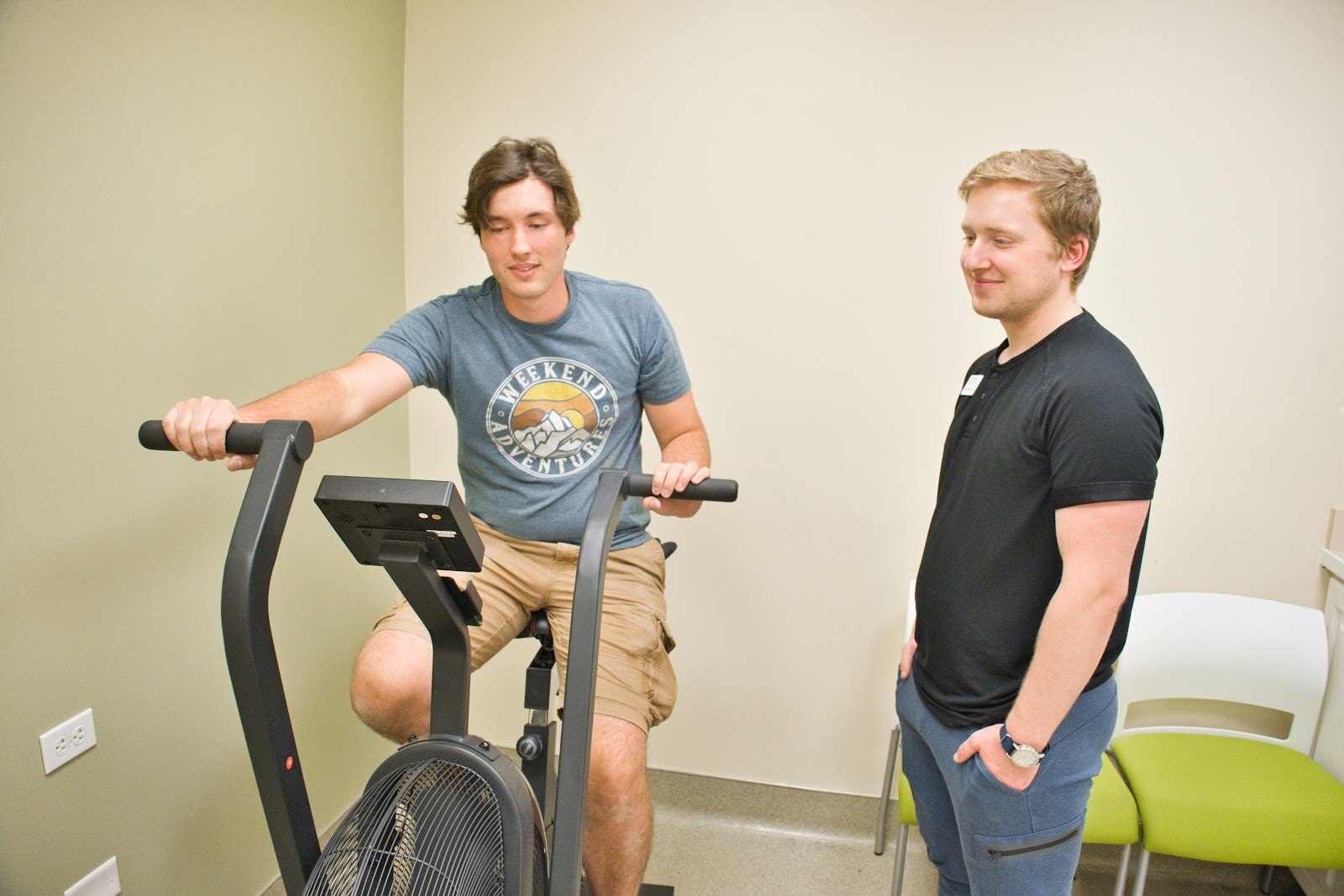 An example of a patient doing cardio exercise testing at Neural Effects.