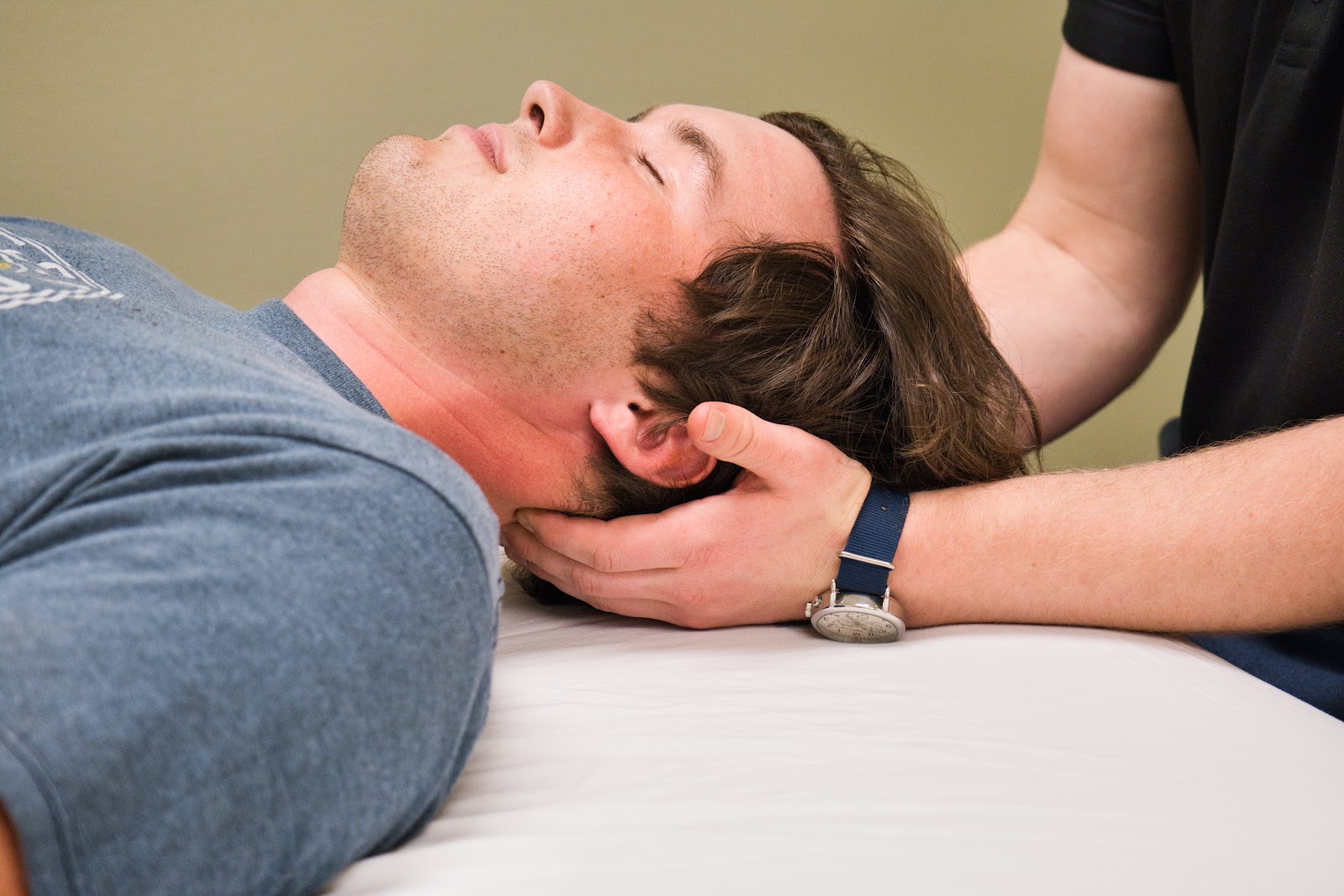There are many concussion therapy exercises you can try at home, including self-massage of the neck, shoulders, and face.